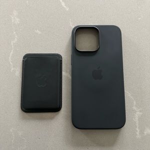 Apple 14 Pro Max Bundle - Silicone case + MagSafe Wallet (compatible w/ Find My)